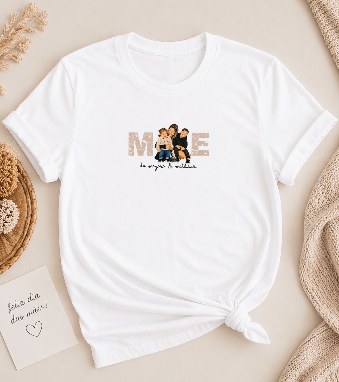 T-shirt Personalizada “Mãe” 🤍